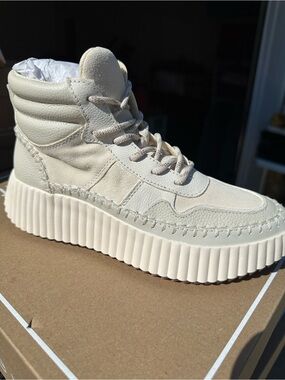 Dolce Vita Cream Lace-Up Platform High-Top Boots